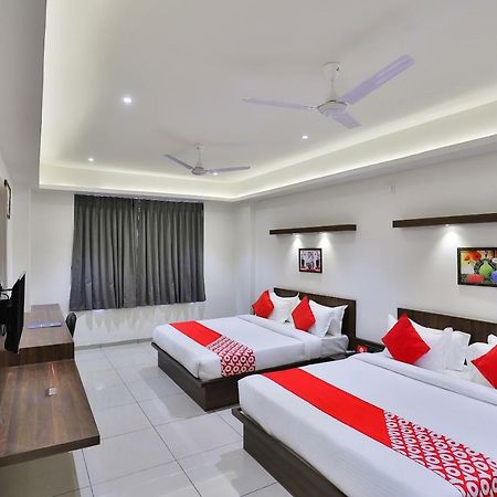 Oyo 16604 Hotel Sparsh Inn Amhedabad Dış mekan fotoğraf