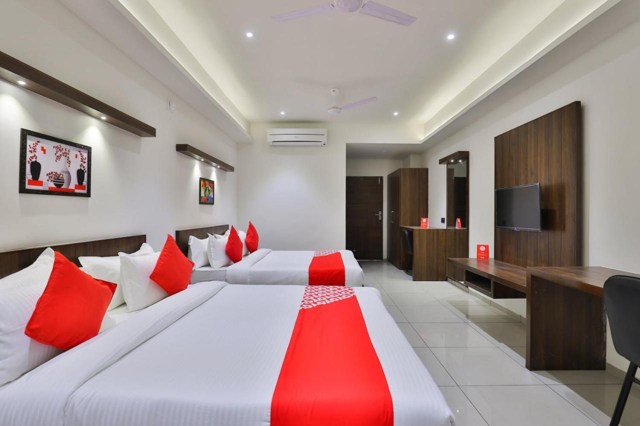 Oyo 16604 Hotel Sparsh Inn Amhedabad Dış mekan fotoğraf