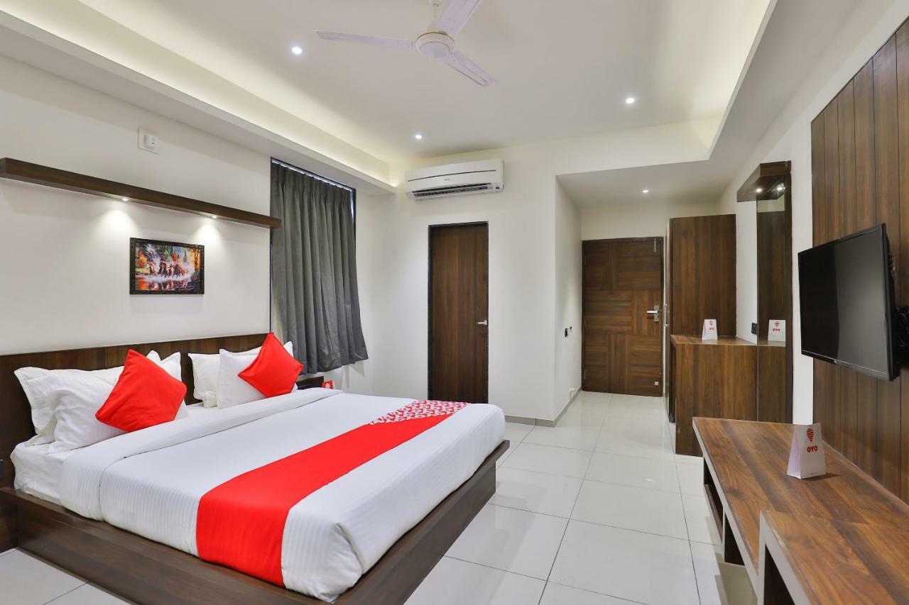 Oyo 16604 Hotel Sparsh Inn Amhedabad Dış mekan fotoğraf